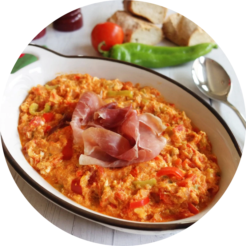 piperade basque aux oeufs et jambon de Bayonne