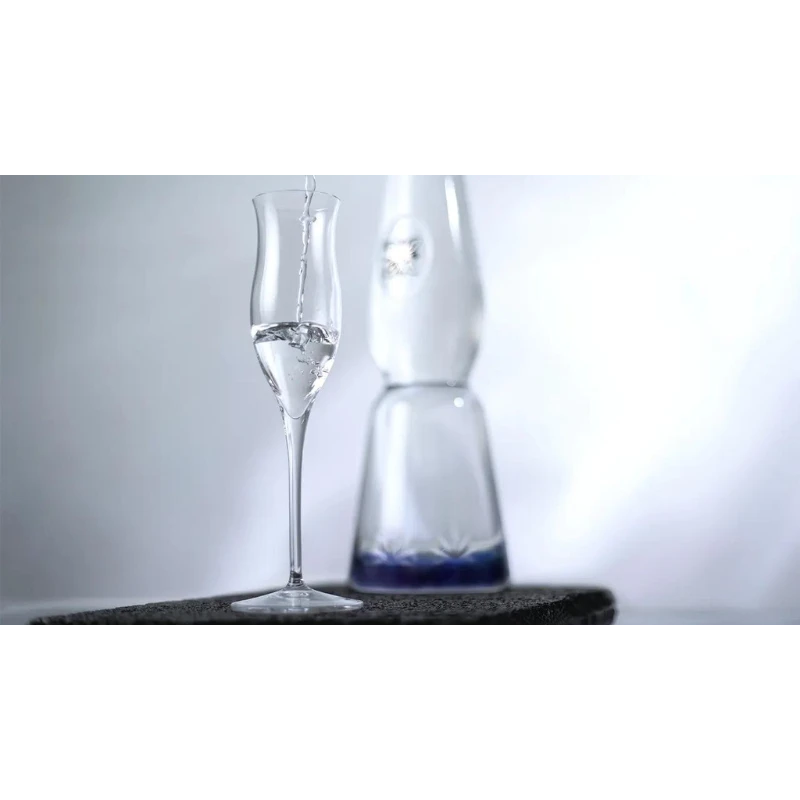 Clase Azul plata dans un verre
